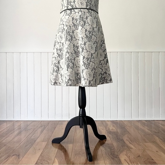 Ann Taylor Factory Sleeveless Floral Lace Skater Dress Size 2 - Picture 9 of 13